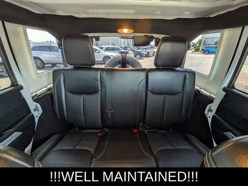 Used 2018 Jeep Wrangler Unlimited Sahara w/ Connectivity Group AWD/4WD image 15