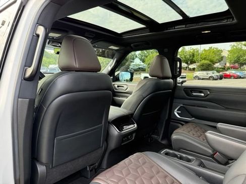 Used 2025 Nissan Armada Platinum w/ Convenience Package RWD image 29