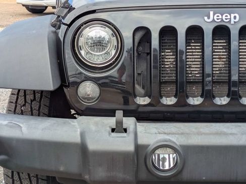 Used 2017 Jeep Wrangler Unlimited Sport w/ Connectivity Group AWD/4WD image 10