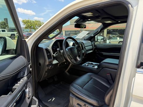 Used 2020 Ford Expedition XLT w/ Equipment Group 202A image 12