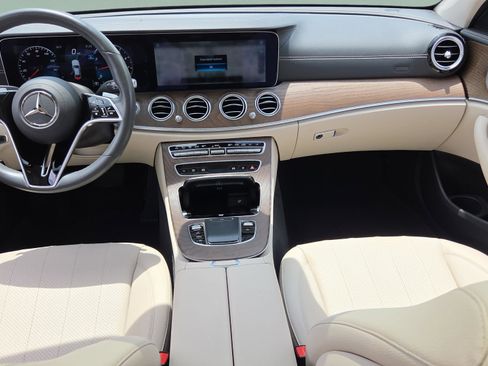 Used 2022 Mercedes-Benz E 350 4MATIC Sedan image 12