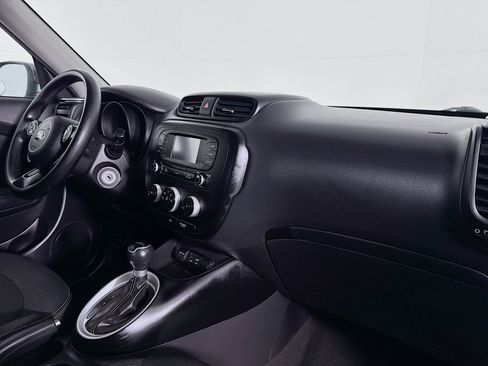 Used 2016 Kia Soul + image 28