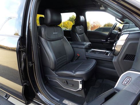 Used 2025 Ford F250 Platinum image 21