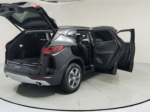 Used 2025 Chevrolet Blazer LT w/ Sound & Technology Package image 10