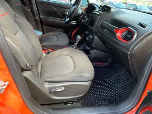Used 2021 Jeep Renegade Trailhawk AWD/4WD image 27