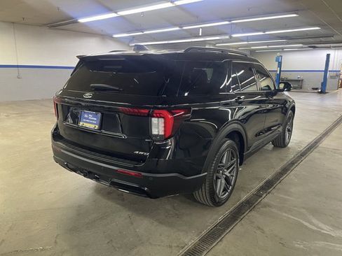 Used 2025 Ford Explorer ST-Line w/ Premium Package AWD/4WD image 7