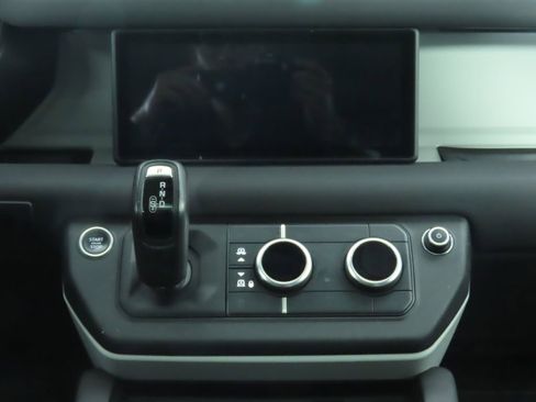 Used 2022 Land Rover Defender 110 SE image 14