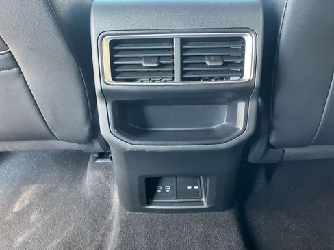 Used 2025 Volkswagen Atlas Cross Sport SE image 25