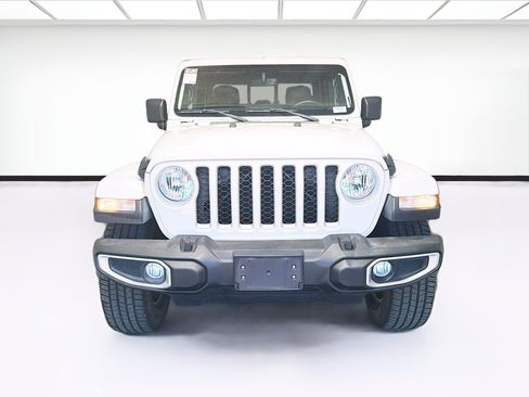 Used 2022 Jeep Gladiator Overland w/ Popular Equipment Package AWD/4WD image 2