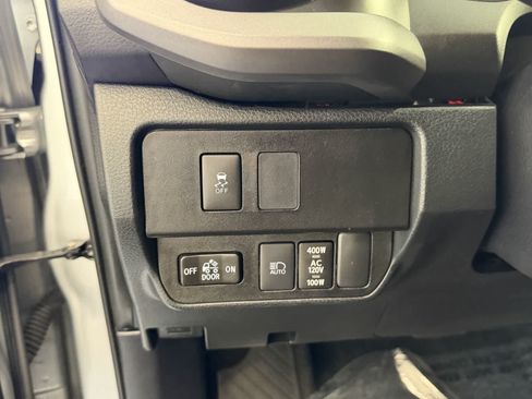Used 2022 Toyota Tacoma TRD Off-Road AWD/4WD image 14