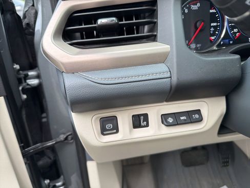 Used 2023 GMC Acadia Denali w/ Denali Technology Package FWD image 18