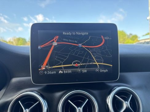 Used 2018 Mercedes-Benz GLA 250 4MATIC image 19