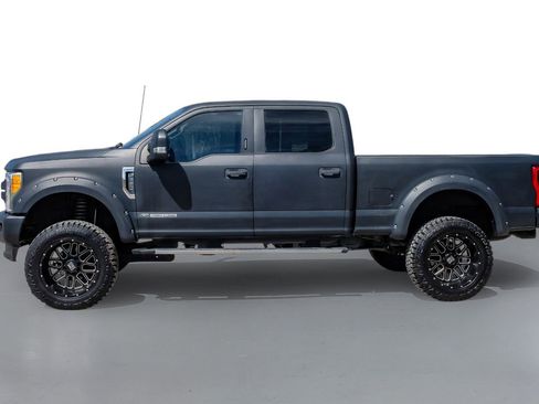 Used 2017 Ford F250 XLT w/ XLT Value Package image 9