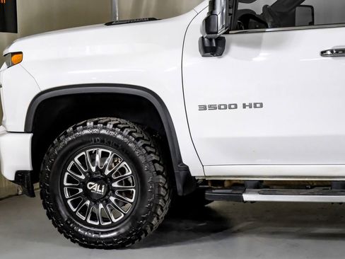 Used 2022 Chevrolet Silverado 3500 LTZ w/ LTZ Convenience Package image 13