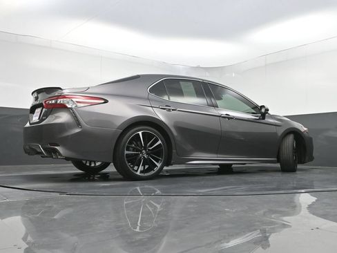 Used 2018 Toyota Camry XSE FWD image 28