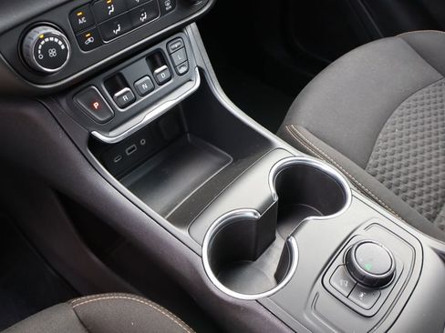 Used 2020 GMC Terrain SLE FWD image 24