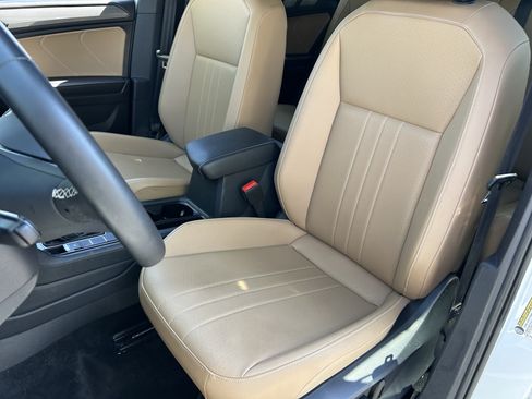 Used 2023 Volkswagen Tiguan SE FWD image 19