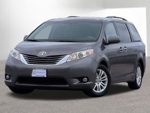 Used 2014 Toyota Sienna XLE w/ XLE Premium Package FWD image 1