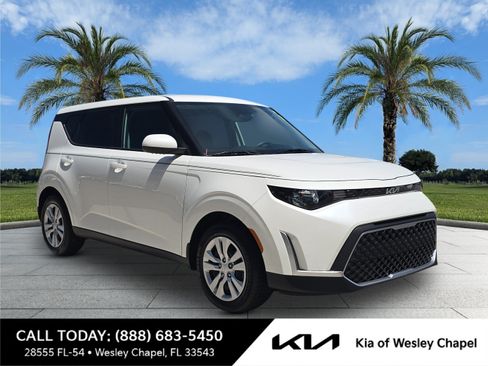 Certified 2023 Kia Soul LX FWD image 1