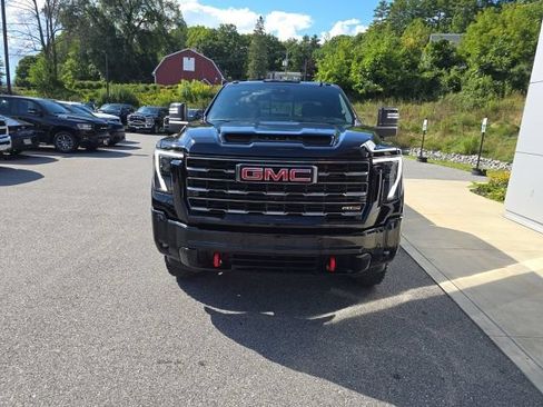 Used 2026 GMC Sierra 2500 AT4 AWD/4WD image 2