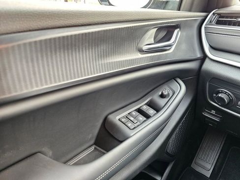 New 2025 Jeep Grand Cherokee L Altitude AWD/4WD image 28