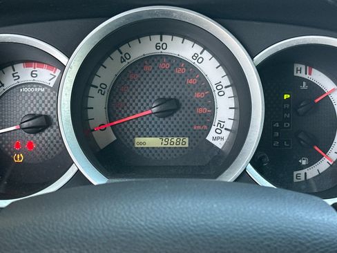 Used 2013 Toyota Tacoma 4x4 Access Cab V6 w/ TRD Off-Road Pkg image 23