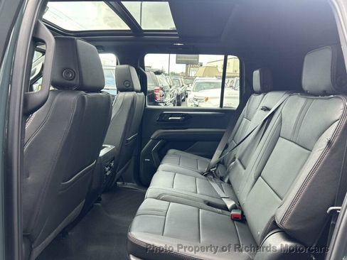 Used 2026 Chevrolet Suburban RST w/ Comfort Package AWD/4WD image 17