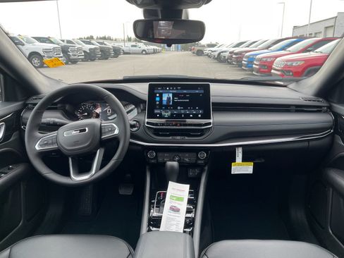 New 2026 Jeep Compass Latitude image 15