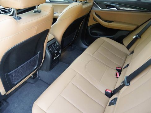 Used 2025 BMW X4 M40i AWD/4WD image 35