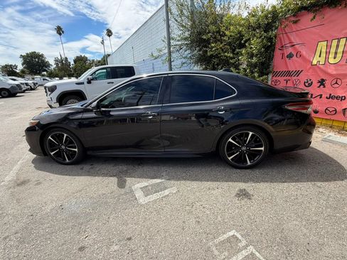 Used 2018 Toyota Camry XSE FWD image 5