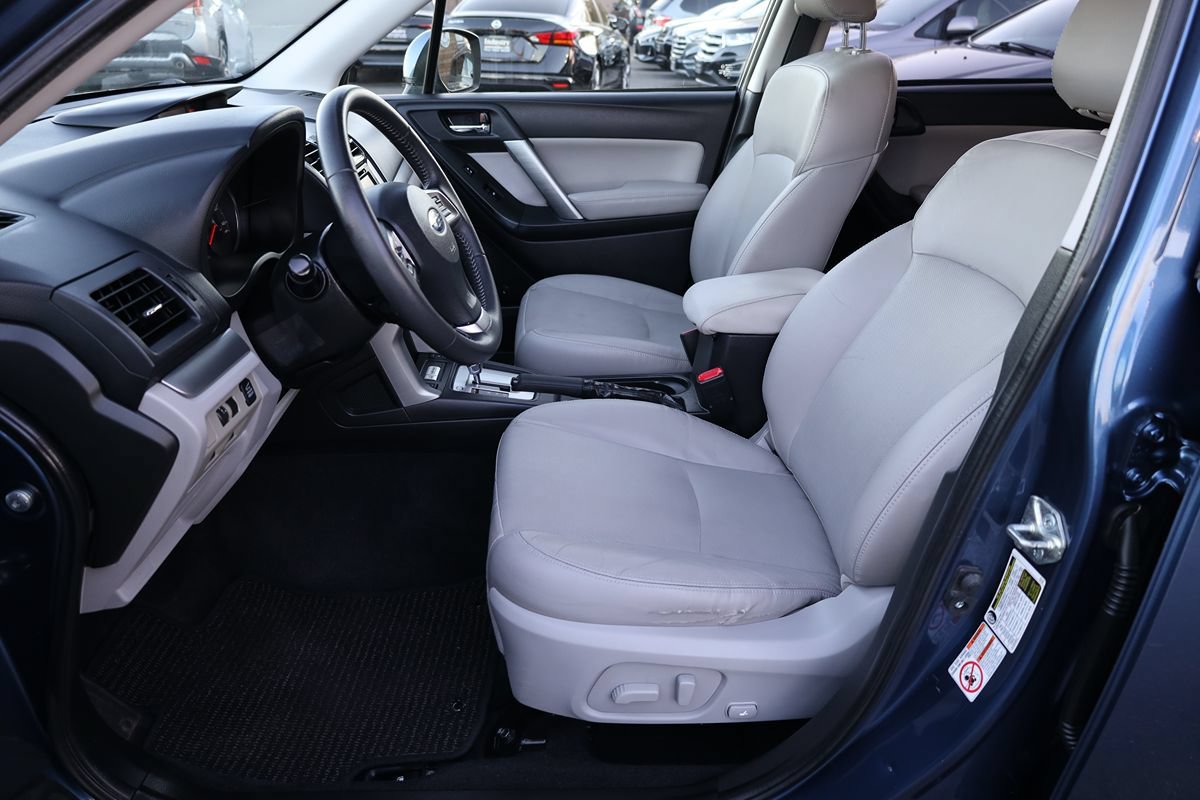 Used 2014 Subaru Forester 2.5i Limited AWD/4WD image 10