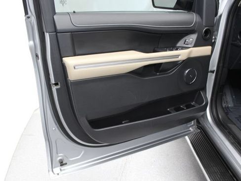 Used 2023 Ford Expedition Max Limited AWD/4WD image 17