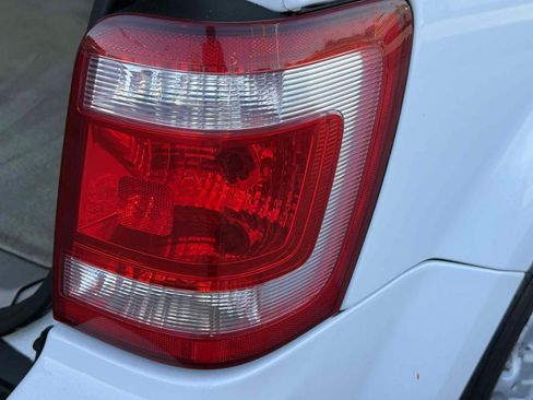 Used 2009 Ford Escape 4WD Hybrid image 32