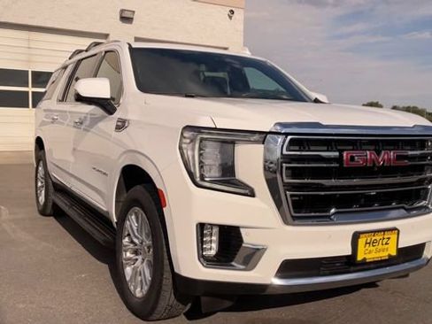 Used 2024 GMC Yukon XL SLT w/ SLT Luxury Package AWD/4WD image 4