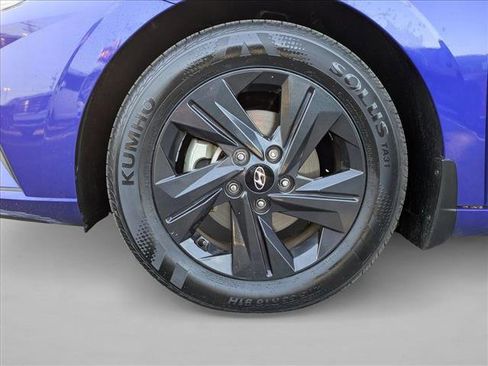 Certified 2022 Hyundai Elantra SEL image 21