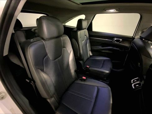 Certified 2023 Kia Sorento SX image 23