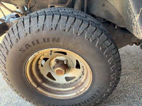 Used 2006 Jeep Wrangler X w/ Tire & Wheel Group (Ecco) AWD/4WD image 9