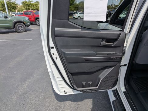 Used 2025 Toyota Tacoma TRD Off-Road AWD/4WD image 21