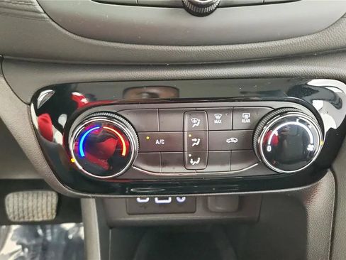 Used 2023 Buick Encore GX Preferred FWD image 27