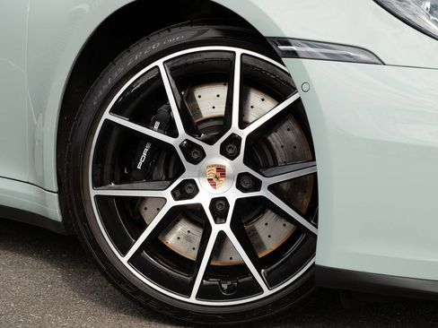 Certified 2025 Porsche 911 Carrera S image 31