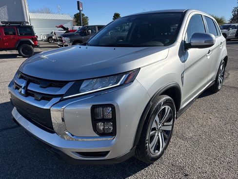 Used 2024 Mitsubishi Outlander Sport 2.0 ES image 3