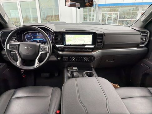 Used 2024 Chevrolet Silverado 1500 LT Trail Boss w/ Convenience Package II image 5