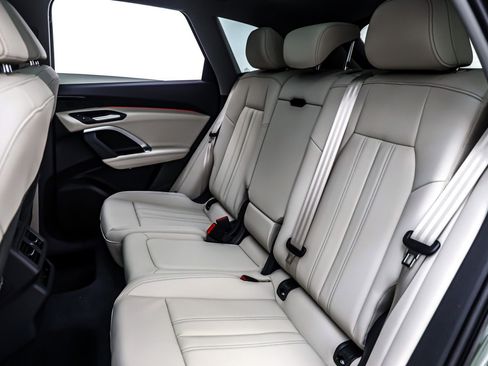 New 2025 Audi Q5 Premium image 8