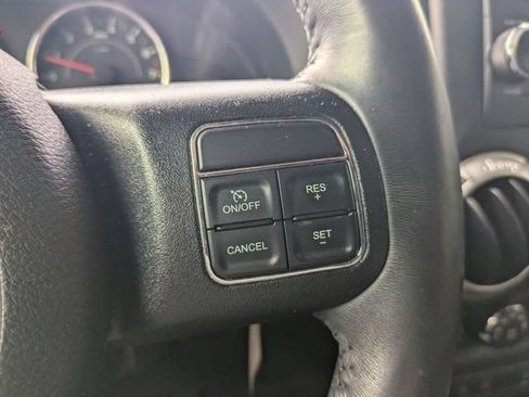 Used 2017 Jeep Wrangler Unlimited Sahara w/ Connectivity Group AWD/4WD image 17