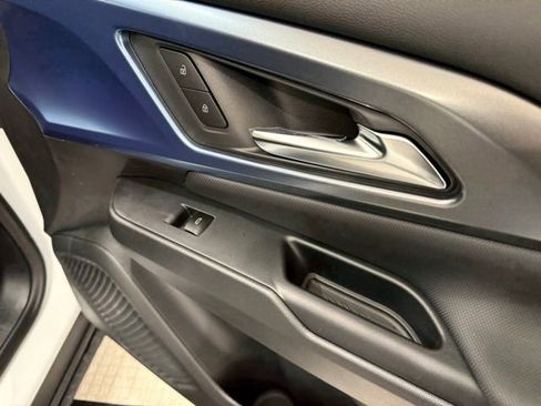 New 2026 Chevrolet Equinox EV LT image 21