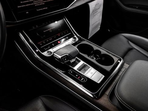 Used 2023 Audi Q8 Prestige image 34
