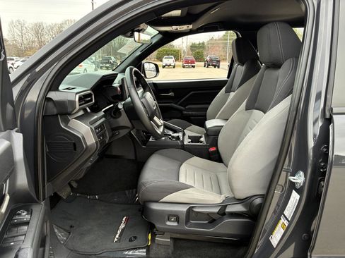 Used 2024 Toyota Tacoma TRD Off-Road image 10