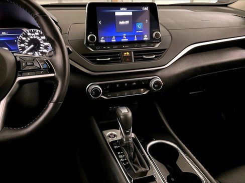 Used 2021 Nissan Altima 2.5 SV w/ SV Premium Package image 6