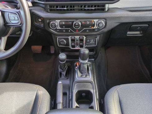 Used 2025 Jeep Wrangler Sport image 18