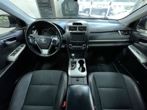 Used 2014 Toyota Camry SE FWD image 19